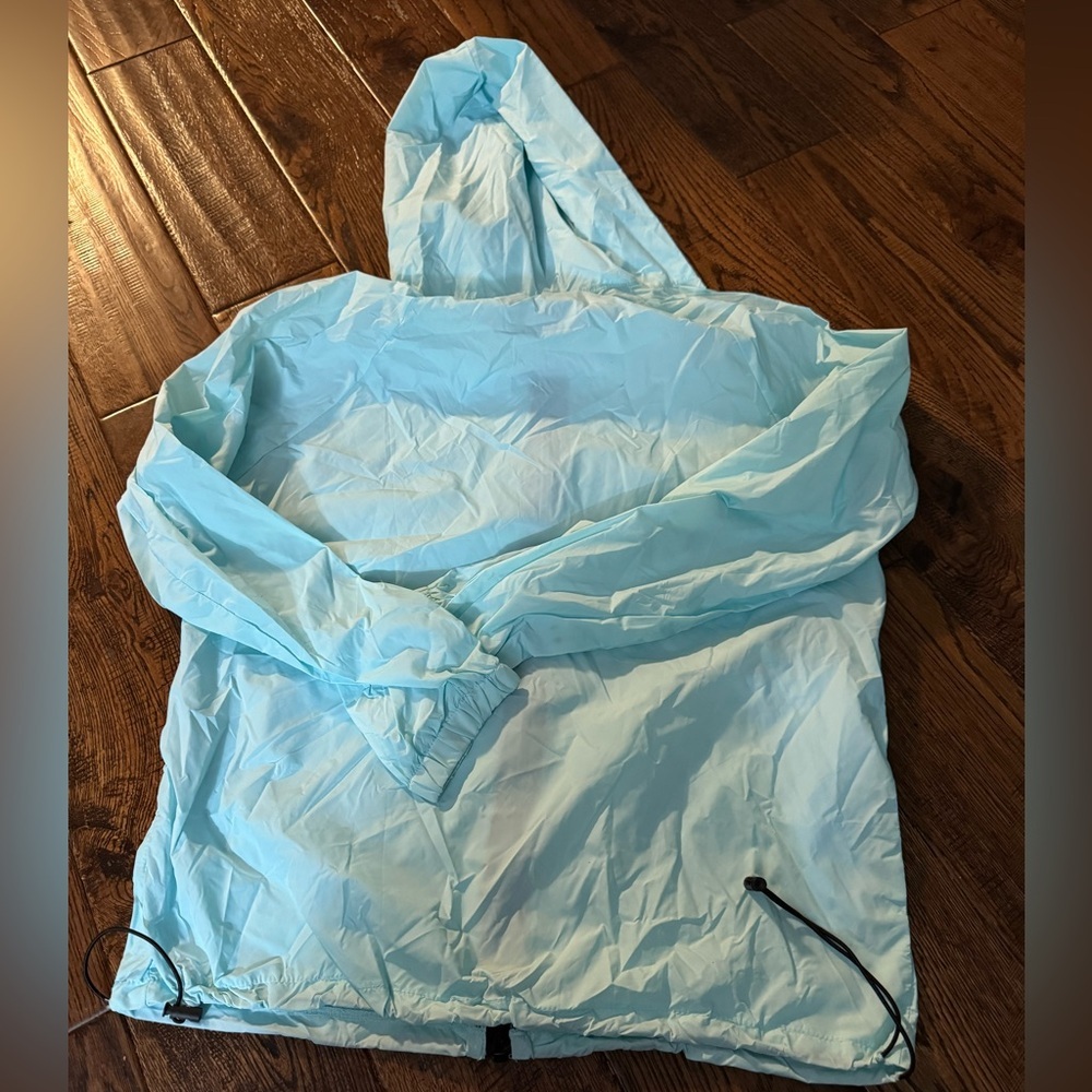 NWT Light Blue Hooded Windbreaker Packable Jacket Size Medium - Picture 6 of 9